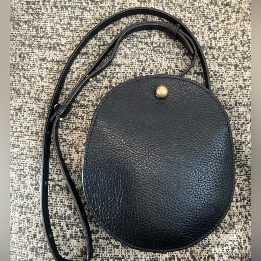 Lindquist Objects Mini Eggi in Black